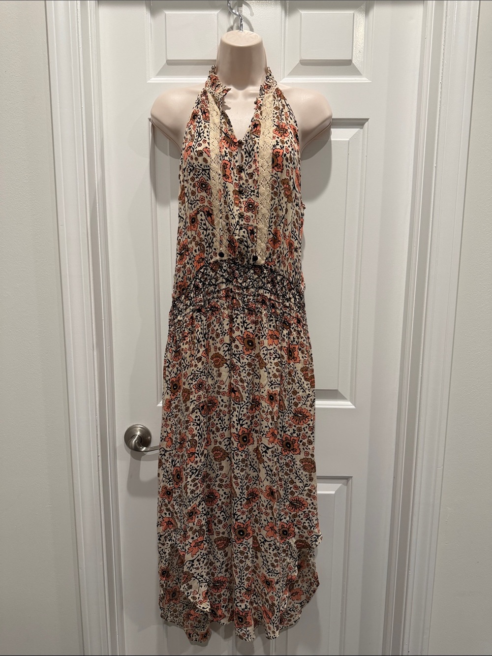 Saylor Floral Halter Maxi Dress size medium